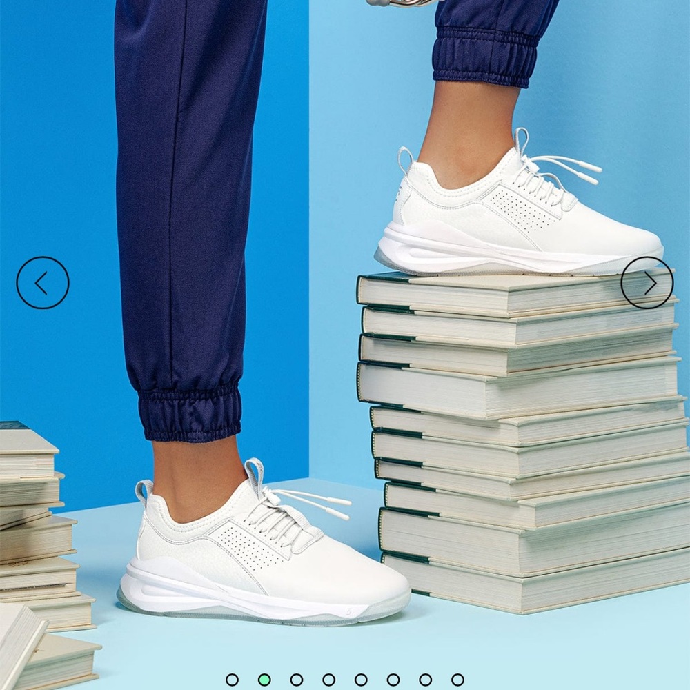 Clove nursing shoes